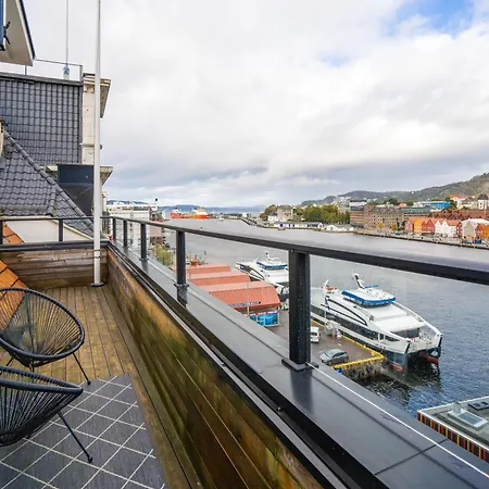 Hotell Magic & Kloverhuset 4*