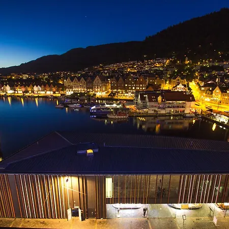 Magic & Kloverhuset 4*